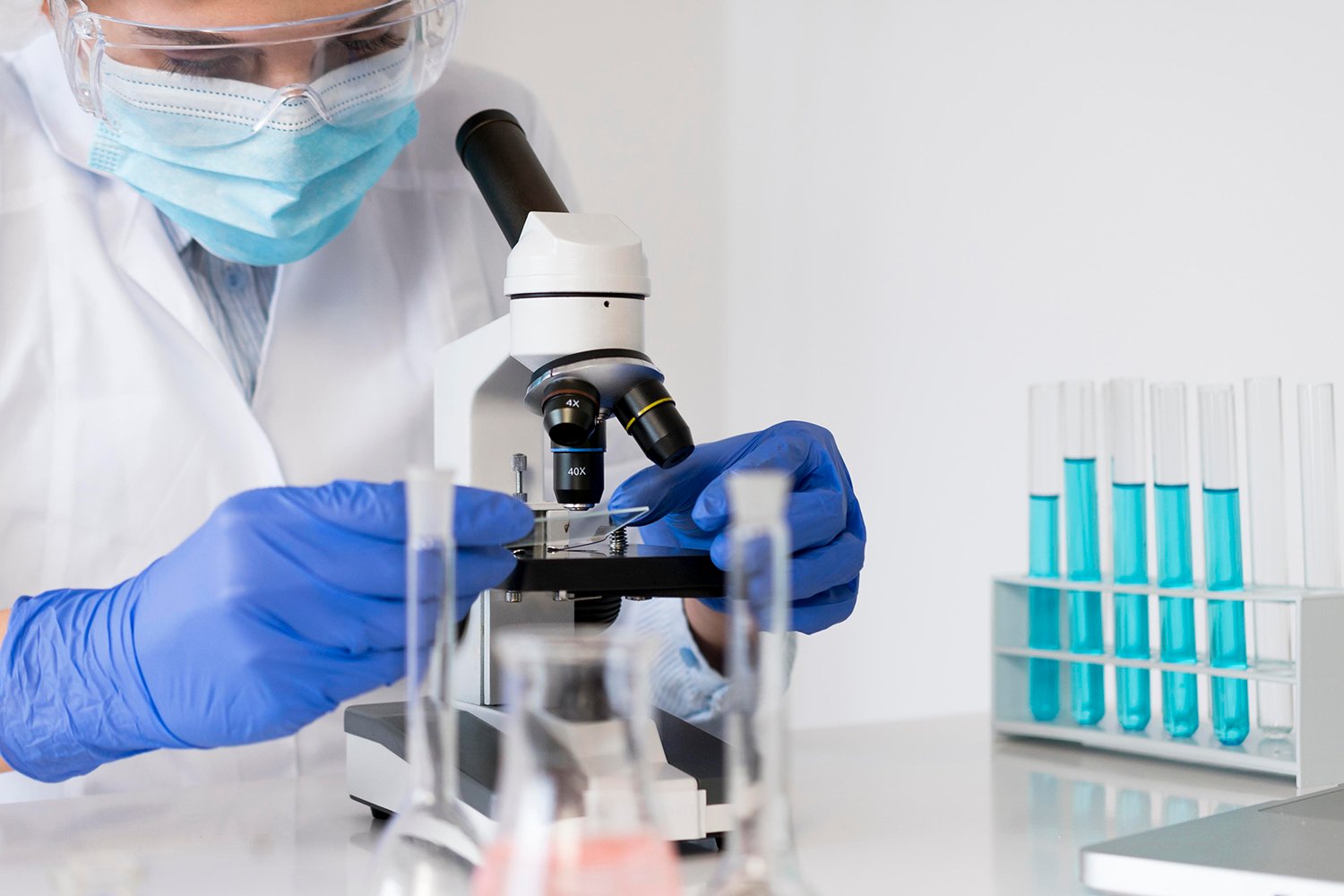 Advanced laboratory equipment at YCLIN